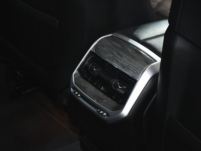 2025 BMW 7 Series 740i - 22910939 - 84