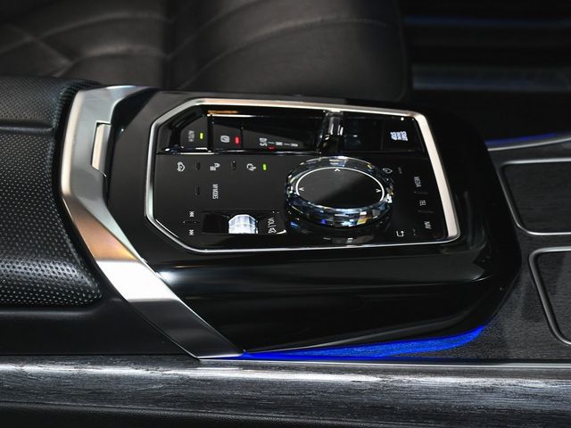 2025 BMW 7 Series 740i - 22910939 - 95
