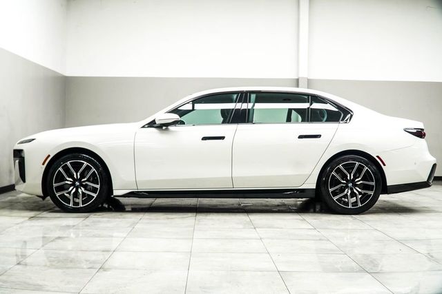 2025 BMW 7 Series 740i - 22996989 - 9