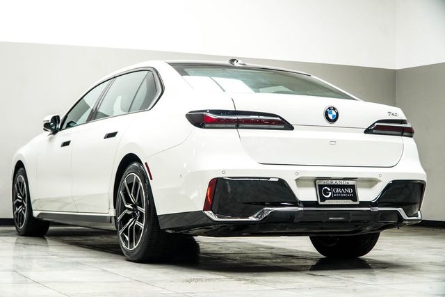 2025 BMW 7 Series 740i - 22996989 - 10