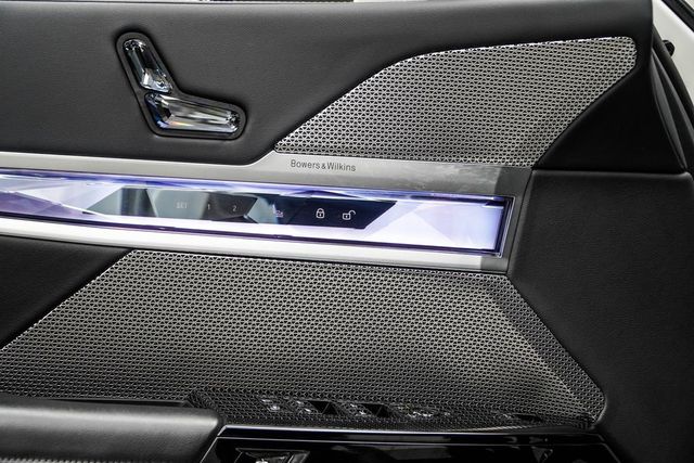2025 BMW 7 Series 740i - 22996989 - 32