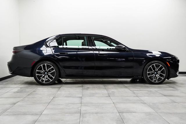 2025 BMW 7 Series 740i xDrive - 22990749 - 9
