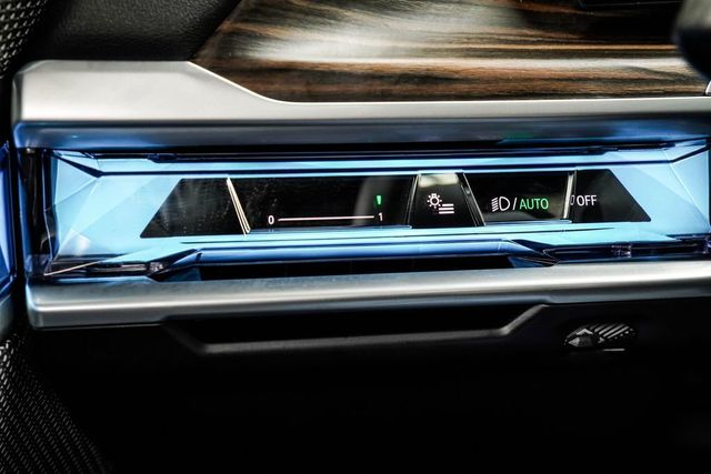 2025 BMW 7 Series 740i xDrive - 22990749 - 38