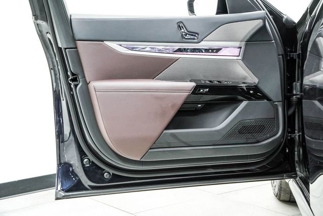 2025 BMW 7 Series 740i xDrive - 22990749 - 39