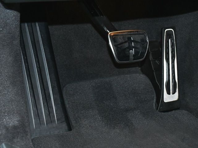 2025 BMW 7 Series 740i xDrive - 22904199 - 37