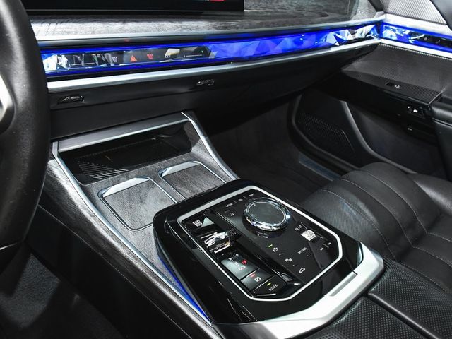 2025 BMW 7 Series 740i xDrive - 22904199 - 70