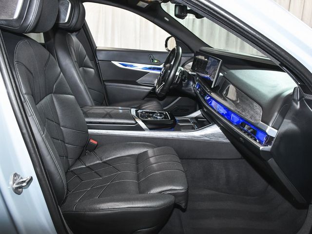 2025 BMW 7 Series 740i xDrive - 22904199 - 87