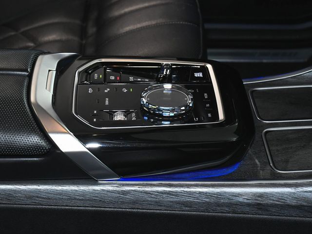 2025 BMW 7 Series 740i xDrive - 22904199 - 91
