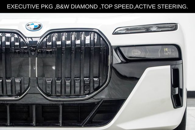 2025 BMW 7 Series 750e xDrive Plug-In Hybrid - 23060697 - 12