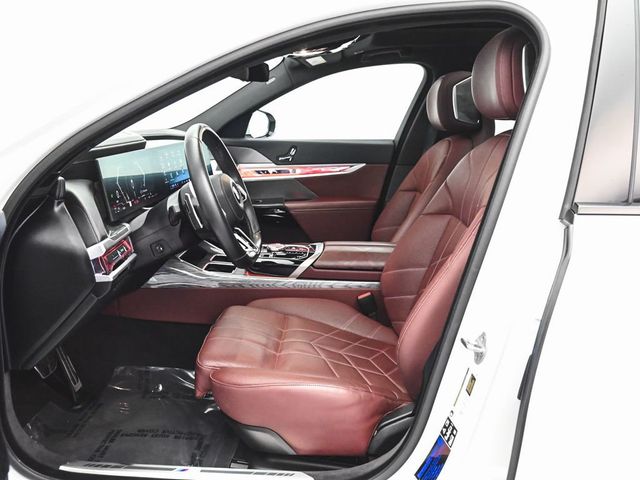 2025 BMW 7 Series 760i xDrive - 23009941 - 33
