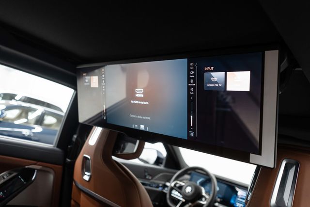 2025 BMW 7 Series 760i xDrive - 23006852 - 11