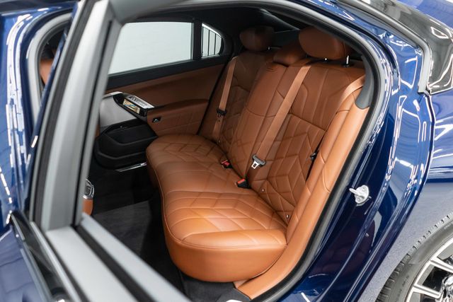 2025 BMW 7 Series 760i xDrive - 23006852 - 36