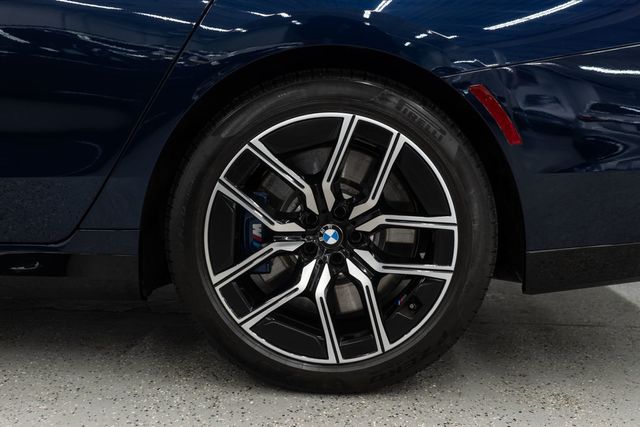 2025 BMW 7 Series 760i xDrive - 23006852 - 38