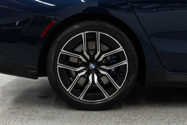 2025 BMW 7 Series 760i xDrive - 23006852 - 39