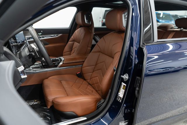 2025 BMW 7 Series 760i xDrive - 23006852 - 6