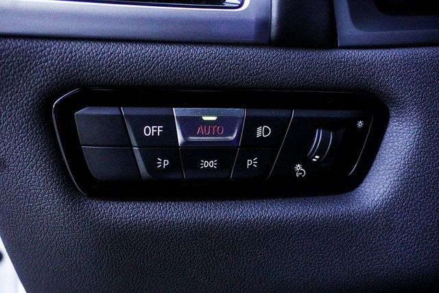 2025 BMW 8 Series 840i Gran - 22973715 - 35