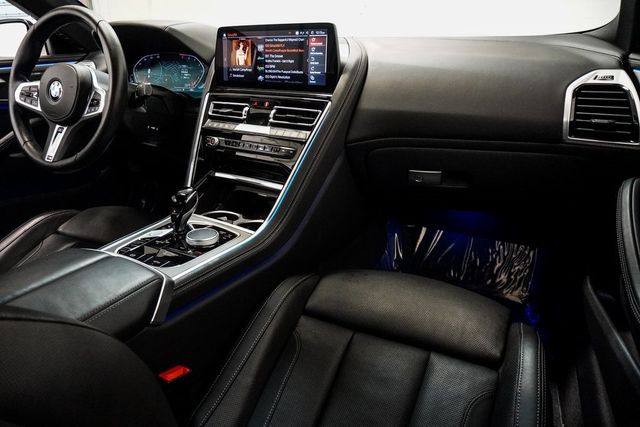 2025 BMW 8 Series 840i xDrive - 22923963 - 21