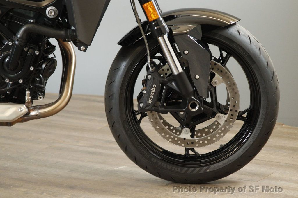 2025 BMW F 900 R Triple Black One Owner, 97 Miles - 22874147 - 13