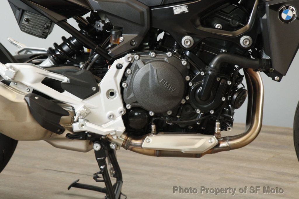 2025 BMW F 900 R Triple Black One Owner, 97 Miles - 22874147 - 15