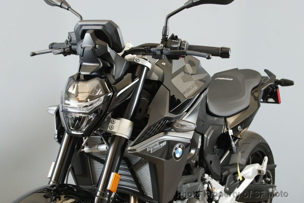 2025 BMW F 900 R Triple Black One Owner, 97 Miles - 22874147 - 1