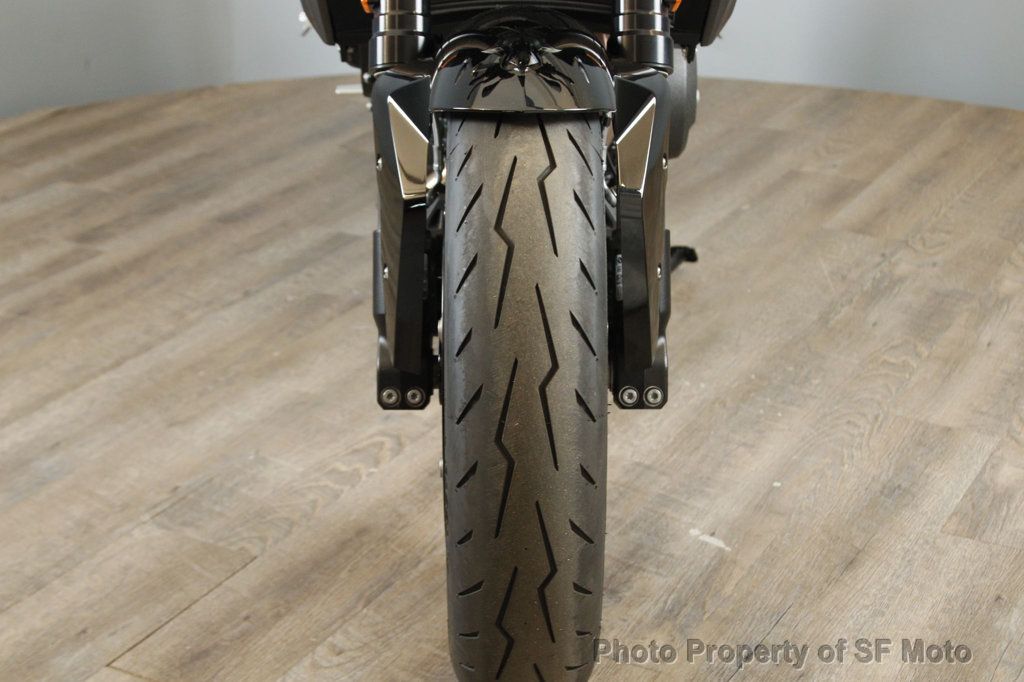 2025 BMW F 900 R Triple Black One Owner, 97 Miles - 22874147 - 20