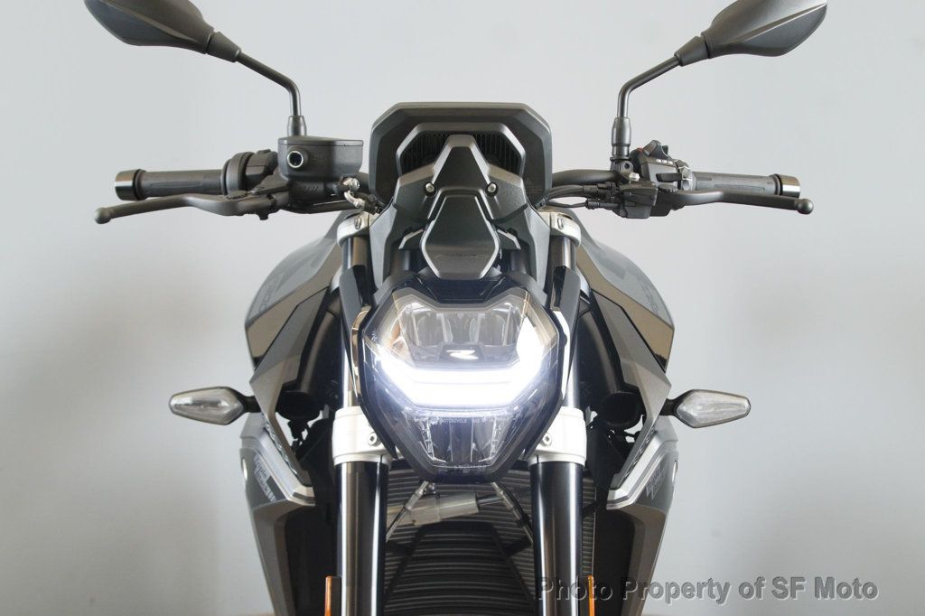 2025 BMW F 900 R Triple Black One Owner, 97 Miles - 22874147 - 23