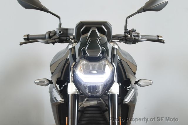 2025 BMW F 900 R Triple Black One Owner, 97 Miles - 22874147 - 23