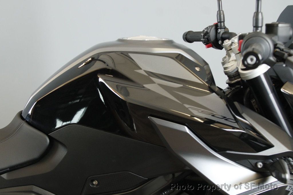 2025 BMW F 900 R Triple Black One Owner, 97 Miles - 22874147 - 32