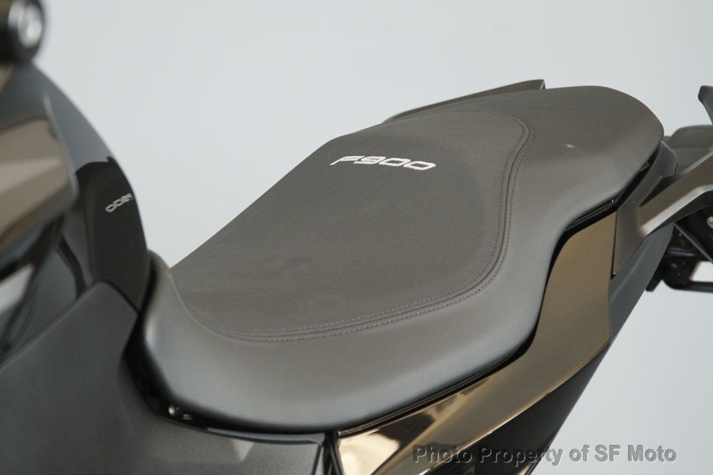 2025 BMW F 900 R Triple Black One Owner, 97 Miles - 22874147 - 37