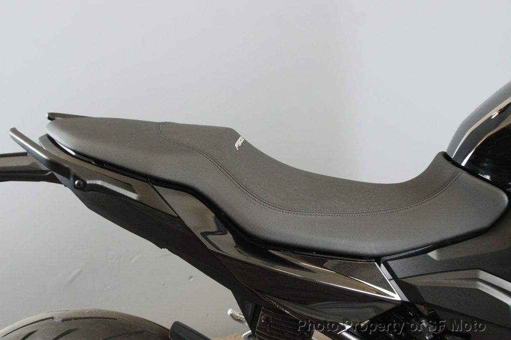 2025 BMW F 900 R Triple Black One Owner, 97 Miles - 22874147 - 38