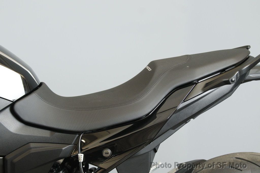 2025 BMW F 900 R Triple Black One Owner, 97 Miles - 22874147 - 39