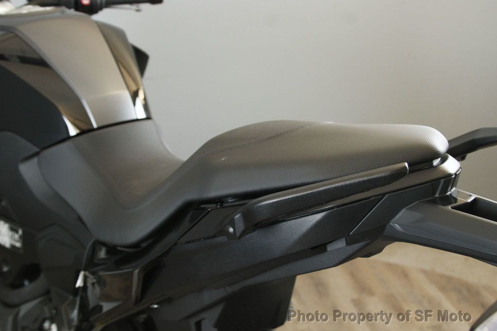 2025 BMW F 900 R Triple Black One Owner, 97 Miles - 22874147 - 41