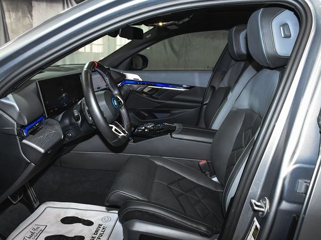 2025 BMW i5 M60 - 22963780 - 59
