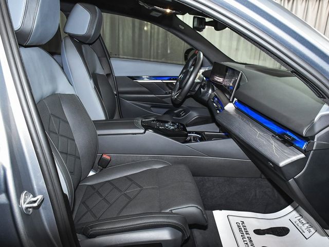 2025 BMW i5 M60 - 22963780 - 70