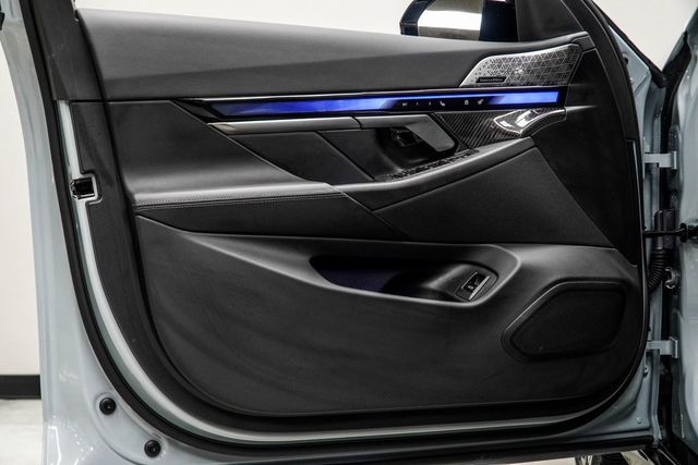 2025 BMW i5 M60 - 22955896 - 31