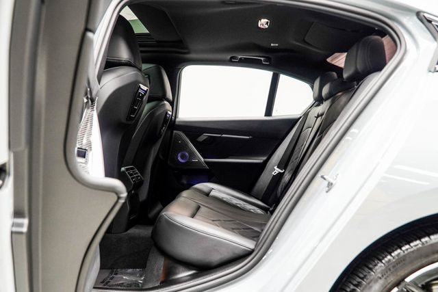 2025 BMW i5 M60 - 22955896 - 37