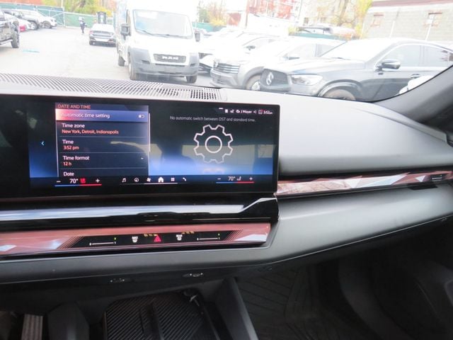 2025 BMW i5 xDrive40 (Clear Title) - 22945634 - 9