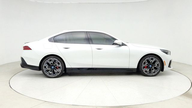2025 BMW i5 xDrive40 w/ M Sport, Premium & Driving Assistance Pro. Packages - 22950761 - 3