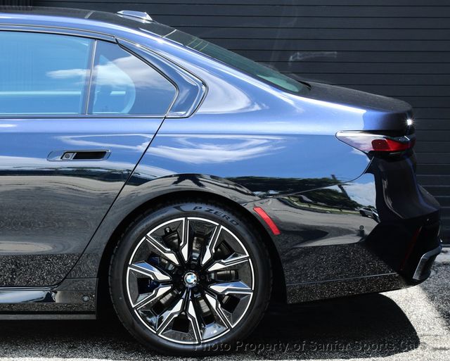 2025 BMW i7 M70 - 22871510 - 19