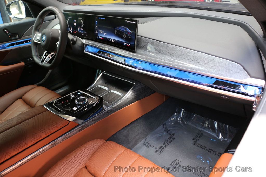 2025 BMW i7 M70 - 22871510 - 27