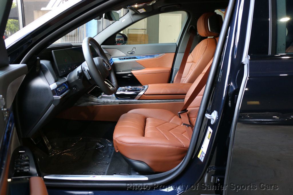 2025 BMW i7 M70 - 22871510 - 28