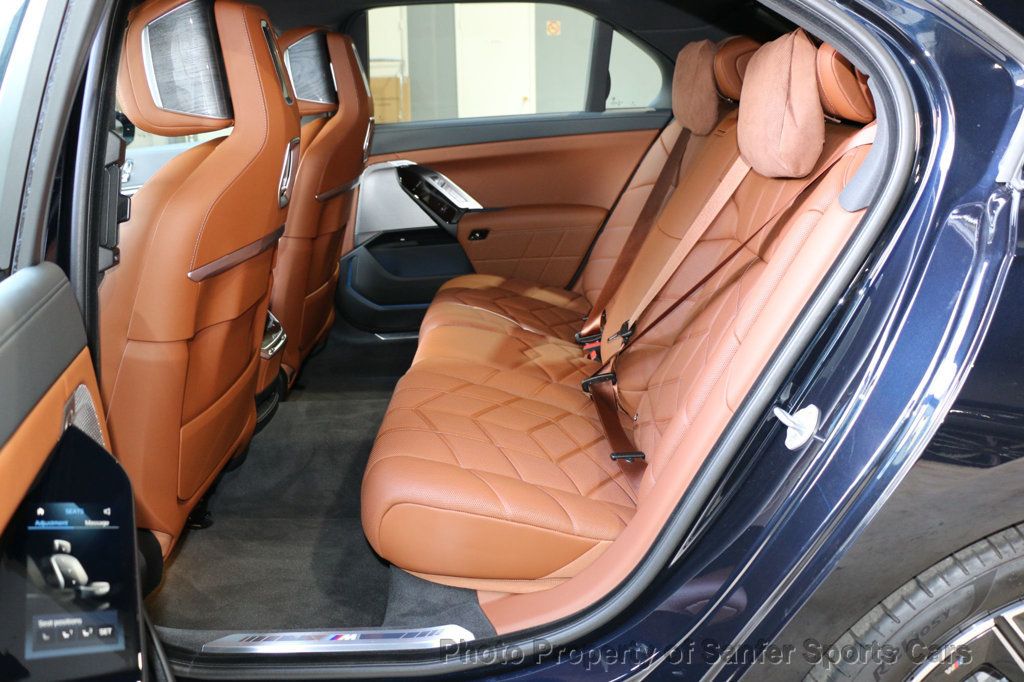 2025 BMW i7 M70 - 22871510 - 32