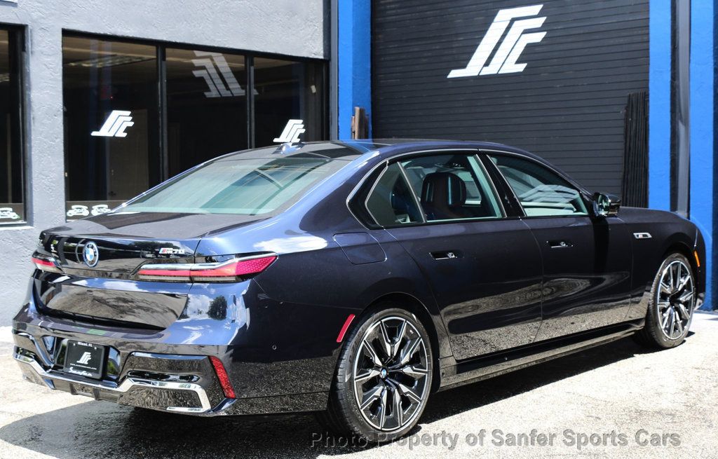 2025 BMW i7 M70 - 22871510 - 5