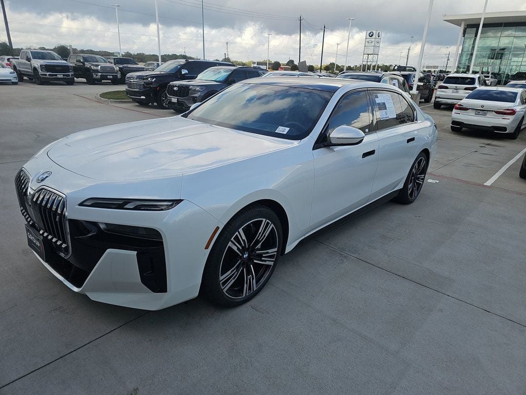 2025 BMW i7 xDrive60 - 22954007 | Video 1