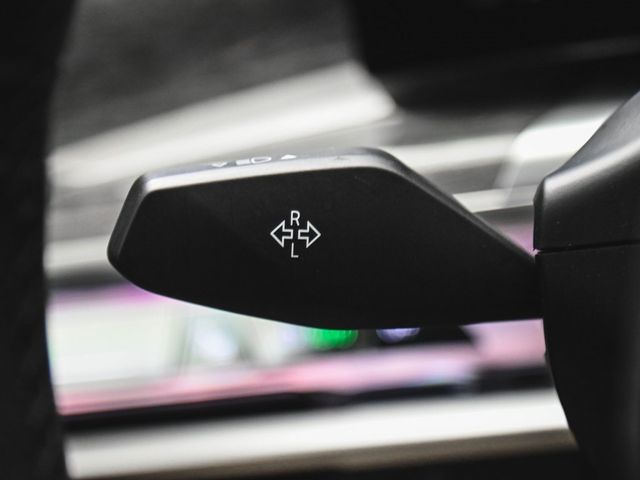 2025 BMW i7 xDrive60 - 22954007 - 27