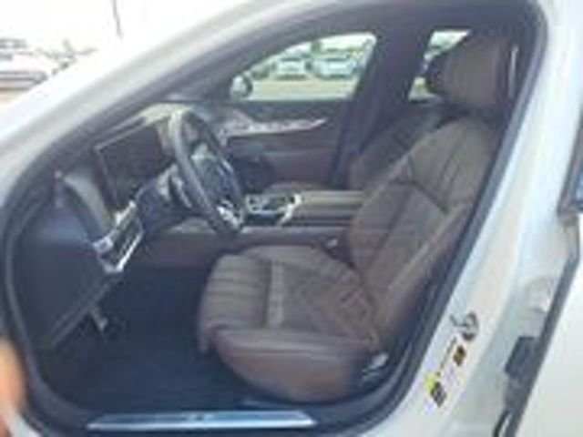 2025 BMW i7 xDrive60 - 22954007 - 2