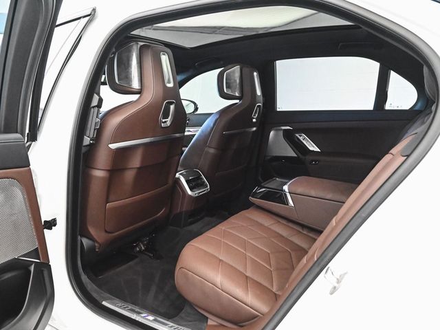 2025 BMW i7 xDrive60 - 22954007 - 36