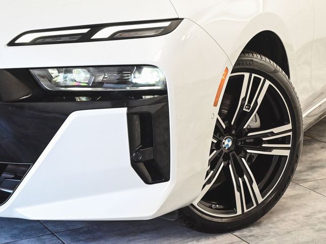 2025 BMW i7 xDrive60 - 22954007 - 43