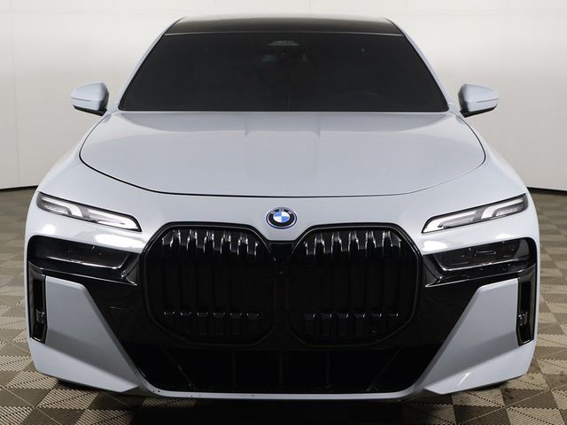 2025 BMW i7 xDrive60 - 23078992 - 13
