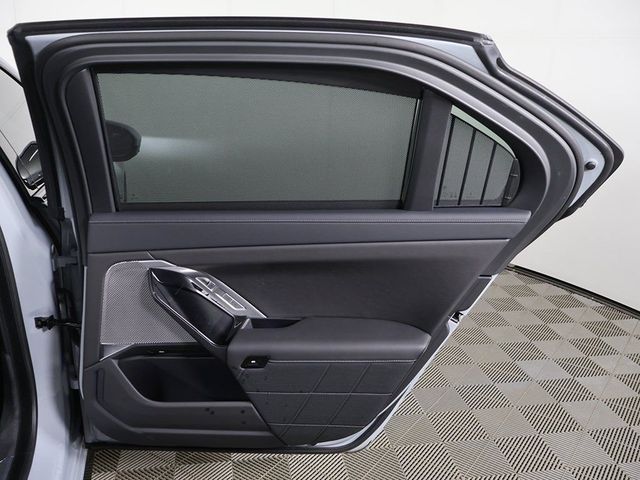 2025 BMW i7 xDrive60 - 23078992 - 26
